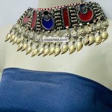 Load image into Gallery viewer, Handmade Choker Necklace With Dangling Leaf Tassels