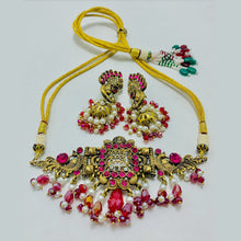 Load image into Gallery viewer, Handmade Jewelry Set With Pearls and Beads