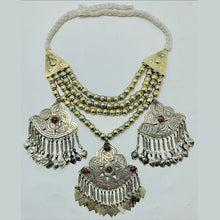 Load image into Gallery viewer, Handmade Oversized Beaded Chain Necklace