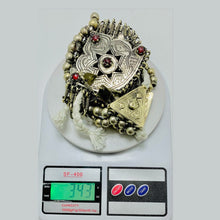 Load image into Gallery viewer, Handmade Oversized Beaded Chain Necklace