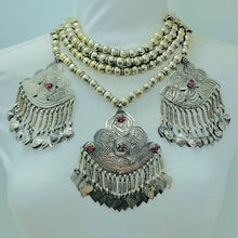 Load image into Gallery viewer, Handmade Oversized Beaded Chain Necklace