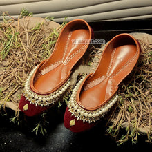 Load image into Gallery viewer, Handmade Party Wear Maroon Punjabi Khussa