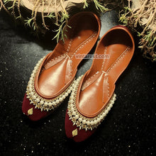 Load image into Gallery viewer, Handmade Party Wear Maroon Punjabi Khussa