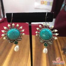 Load image into Gallery viewer, Pearls and Turquoise Stone Earrings