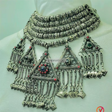 Load image into Gallery viewer, Multilayer Beaded Necklace With Dangling Pendants