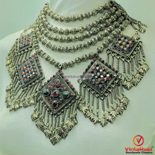 Load image into Gallery viewer, Vintage Kashmiri Beaded Necklace With Pendants