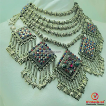 Load image into Gallery viewer, Vintage Kashmiri Beaded Necklace With Pendants