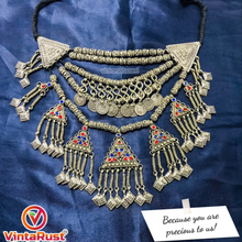 Load image into Gallery viewer, Multi Layers Beaded Choker Necklace With Dangling Pendants