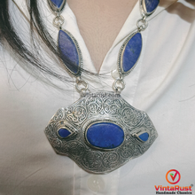 Load image into Gallery viewer, Vintage Blue Lapis Lazuli Stone Necklace