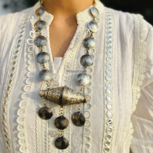 Load image into Gallery viewer, Silver Vintage Necklace with Dangling Pendant