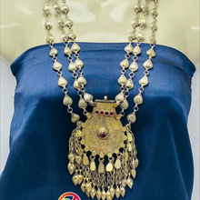 Load image into Gallery viewer, Vintage Massive Antique Jewelry Pendant Necklace