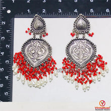 Load image into Gallery viewer, Vintage Oxidized Earrings With Red Beads