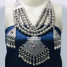 Load image into Gallery viewer, Metal Beaded Multilayers Necklace With Dangling Pendants