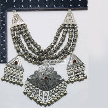 Load image into Gallery viewer, Metal Beaded Multilayers Necklace With Dangling Pendants