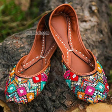 Load image into Gallery viewer, Multicolor Handmade Flat Mojaris Khussa