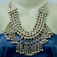 Load image into Gallery viewer, Multilayers Beaded Choker Necklace With Glass Stones