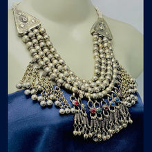 Load image into Gallery viewer, Multilayers Beaded Choker Necklace With Glass Stones