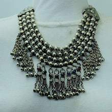 Load image into Gallery viewer, Multilayers Beaded Choker Necklace With Glass Stones