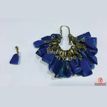 Load image into Gallery viewer, Natural Lapis Lazuli Carved Leaves Pendant