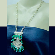 Load image into Gallery viewer, Oxidized Silver Jewelry Set With Green Stones