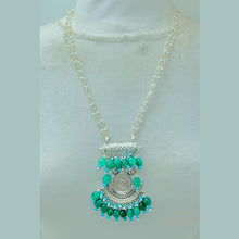 Load image into Gallery viewer, Oxidized Silver Jewelry Set With Green Stones