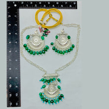 Load image into Gallery viewer, Oxidized Silver Jewelry Set With Green Stones
