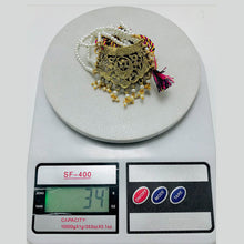 Load image into Gallery viewer, Pearls Beaded Chain Necklace With Golden Metal Motif