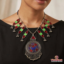 Load image into Gallery viewer, Red and Green Bell Glass Stones Pendant Necklace