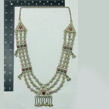 Load image into Gallery viewer, Silver Kuchi Pendant Necklace With Glass Stones