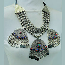 Load image into Gallery viewer, Silver Metallic Beaded Chain Necklace