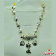 Load image into Gallery viewer, Silver Vintage Necklace with Dangling Pendant