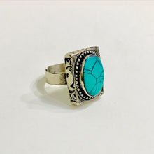 Load image into Gallery viewer, Southwestern Style Turquoise Oval Stone Ring