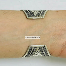 Load image into Gallery viewer, Statement Boho Adjustable Stone Bracelet