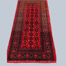 Load image into Gallery viewer, Traditional Handwoven Bashiri Rug
