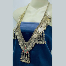 Load image into Gallery viewer, Tribal Kuchi Necklace With Dangling Tassels