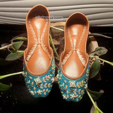 Load image into Gallery viewer, Turquoise Hand Embroidered Mojaris Khussa