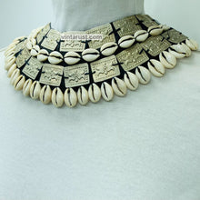 Load image into Gallery viewer, Unique Boho Necklace With Shells and Metal Pieces