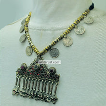 Load image into Gallery viewer, Vintage Beaded Chain Pendant Necklace