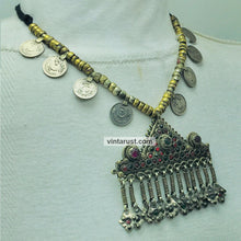 Load image into Gallery viewer, Vintage Beaded Chain Pendant Necklace
