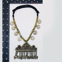 Load image into Gallery viewer, Vintage Beaded Chain Pendant Necklace