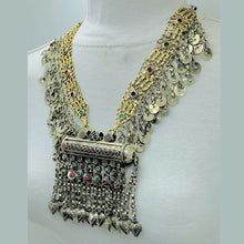 Load image into Gallery viewer, Vintage Big Pendant Necklace With Dangling Tassels