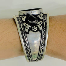 Load image into Gallery viewer, Vintage Black Stone Adjustable Cuff Bracelet