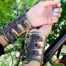 Load image into Gallery viewer, Vintage Boho Massive Cuff With Glass Stones