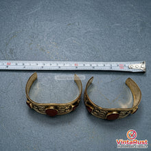 Load image into Gallery viewer, Vintage Brass Carnelian Cuff Bracelet