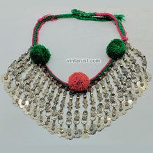 Load image into Gallery viewer, Vintage Choker Necklace With Long Dangling Floral Tassels