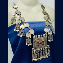 Load image into Gallery viewer, Vintage Coins Chain Necklace With Dangling Pendant