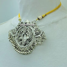 Load image into Gallery viewer, Vintage Peacock Motif Choker With Bells