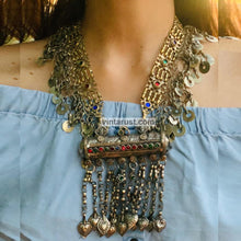 Load image into Gallery viewer, Vintage Big Pendant Necklace With Dangling Tassels