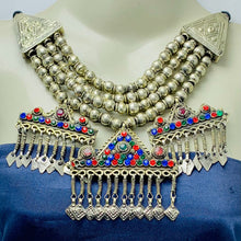 Load image into Gallery viewer, Vintage Silver Metallic Beaded Chain Necklace