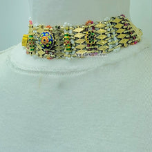 Load image into Gallery viewer, Vintage Style Golden Metal Choker Necklace